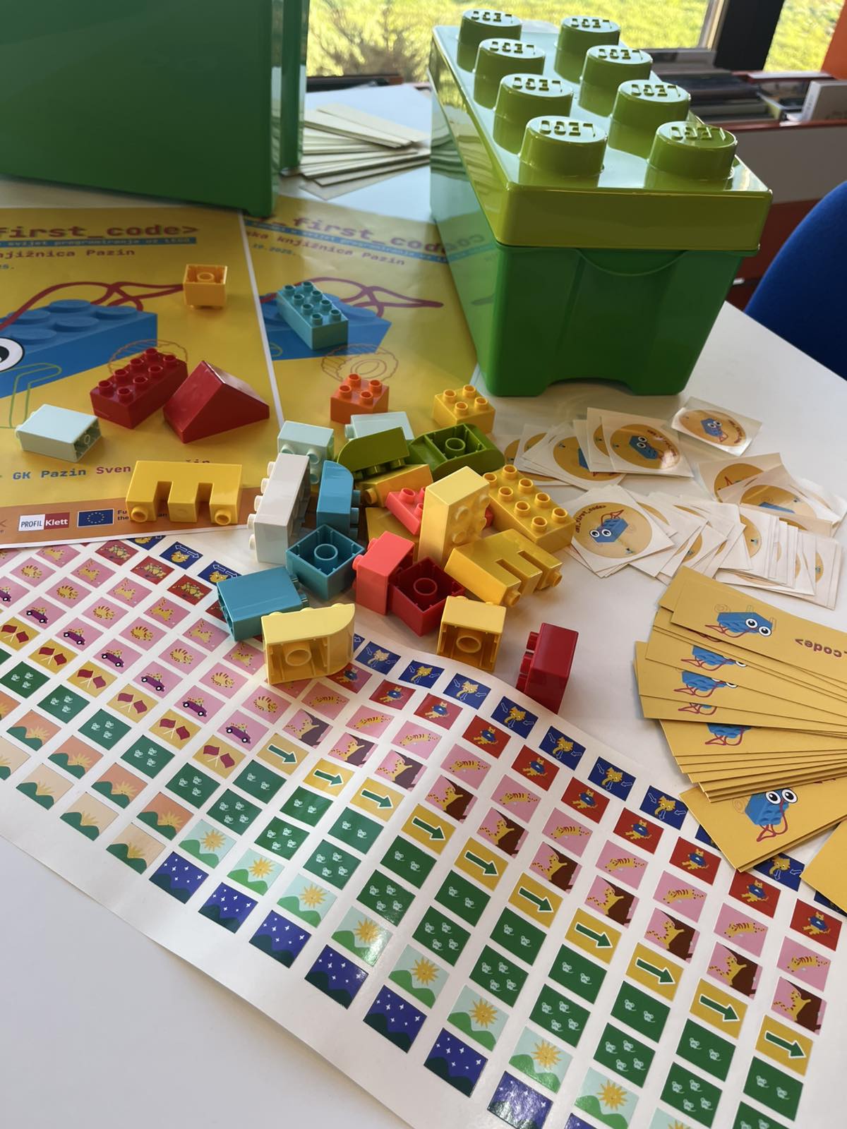 MY FIRST CODE: First steps into the world of coding with LEGO