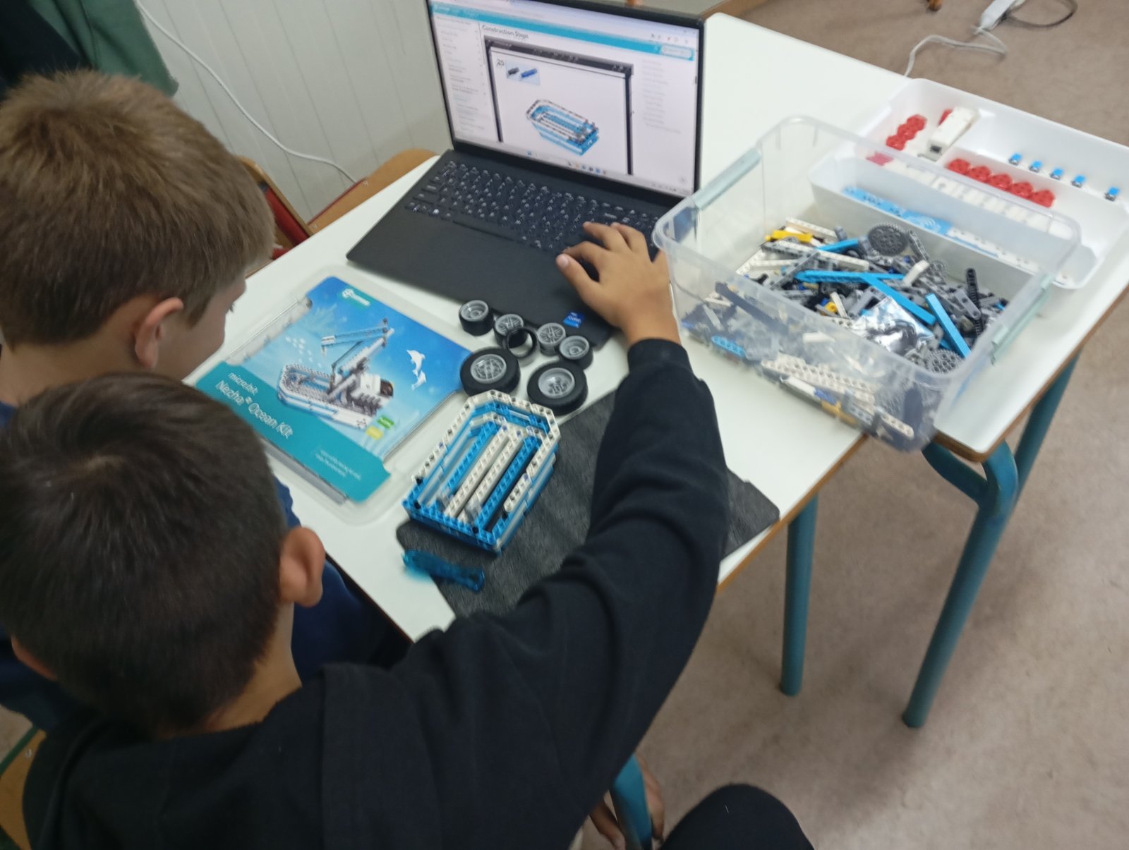 Small Programmers, Big Ideas: 2nd Interschool Robotics and Code Festival of Aigialeia