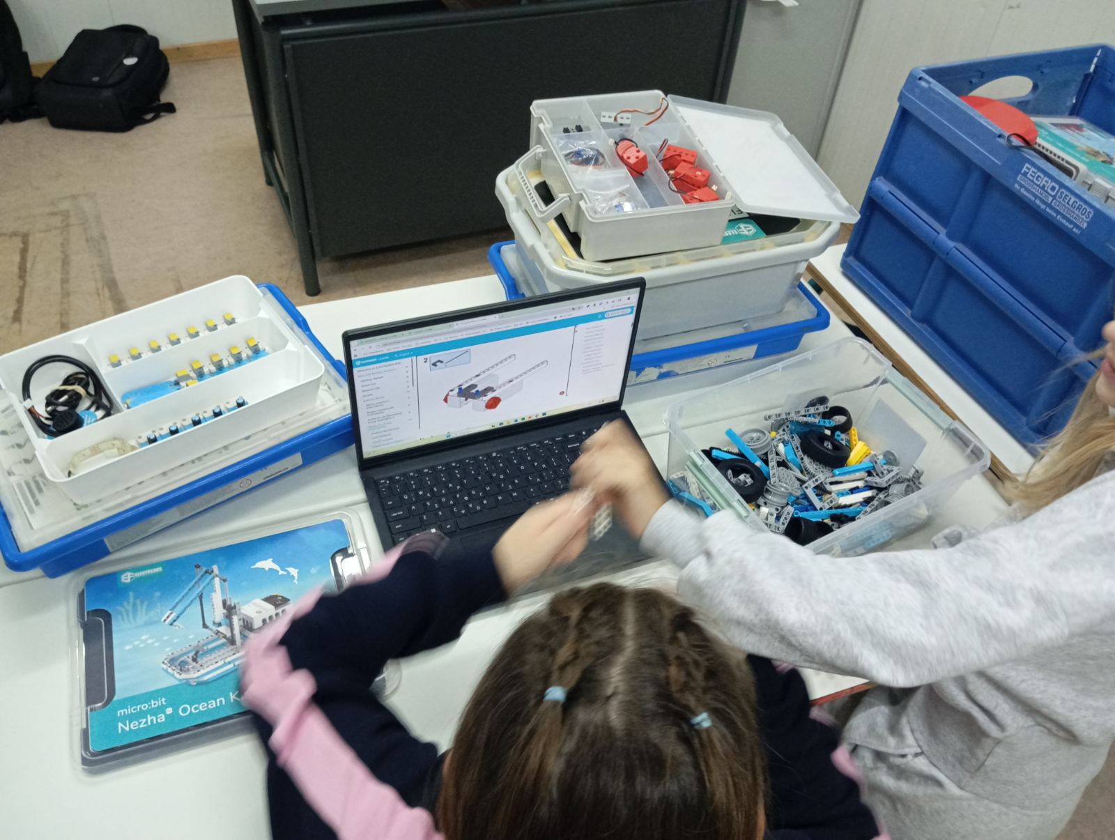 Small Programmers, Big Ideas: 2nd Interschool Robotics and Code Festival of Aigialeia