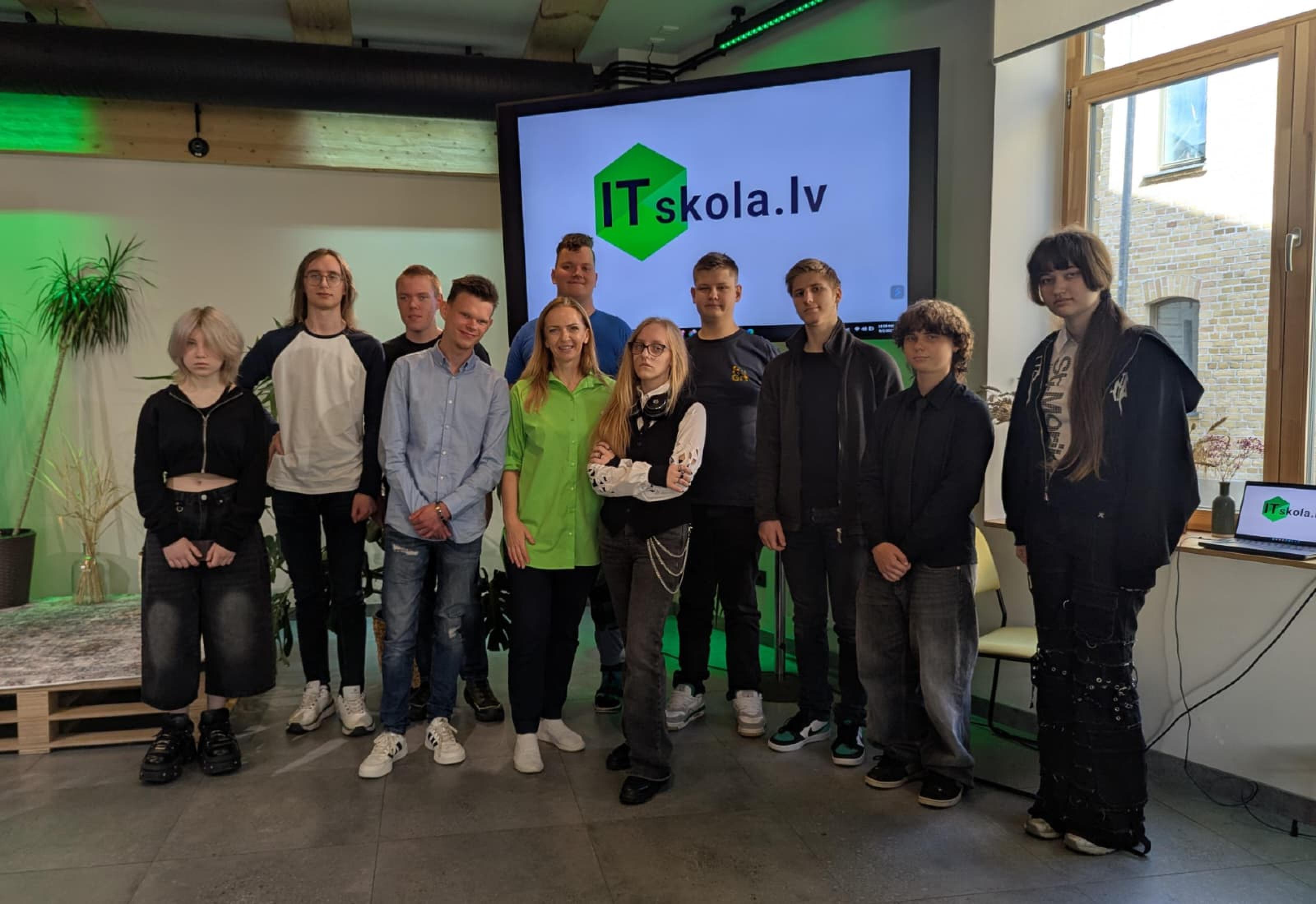 Online AI Summer School for Students Aged 15–17