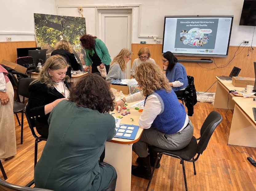 Digital Education without Barriers with Scratch Tactile
